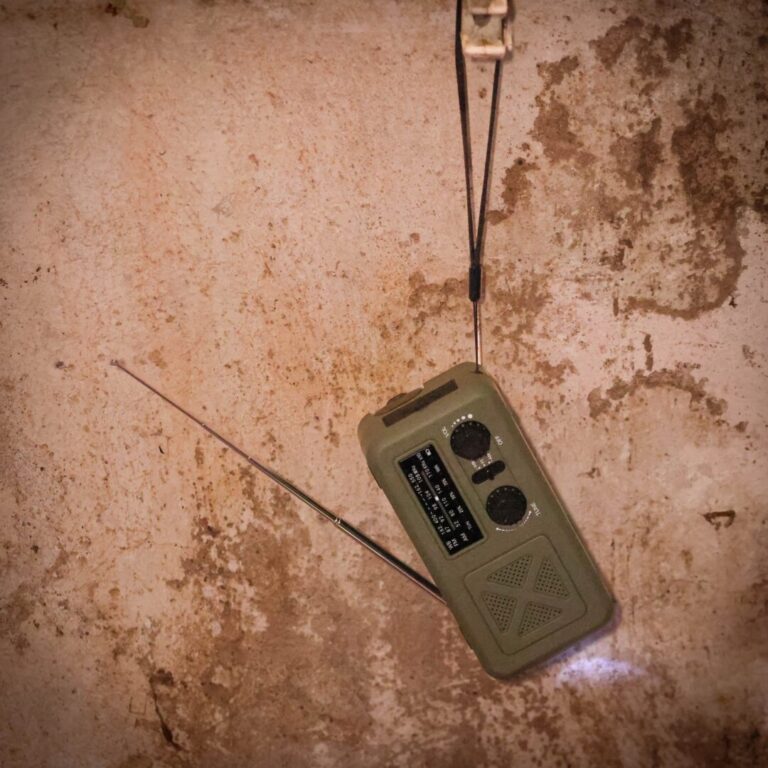 Emergency radio 0595 min