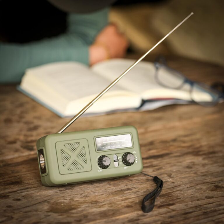 Emergency radio 0602 min